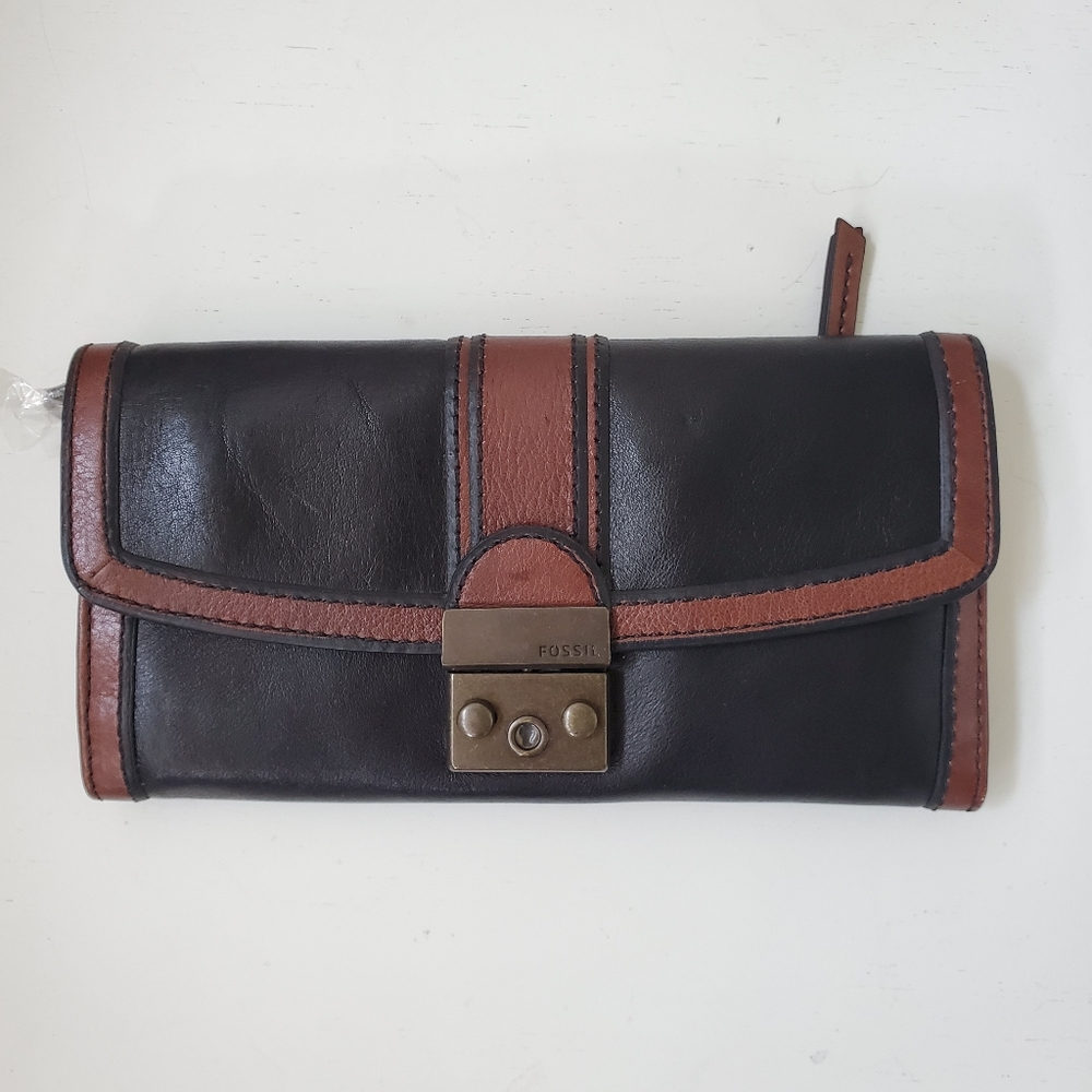 NWT Fossil Black & Brown Clutch